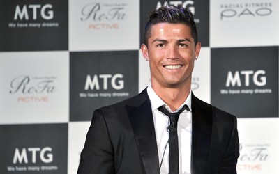 im电竞-卡斯塔涅助攻队友帽子戏法